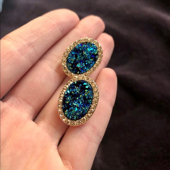 New Round Crystal Stud Earrings - Picture 4 of 6